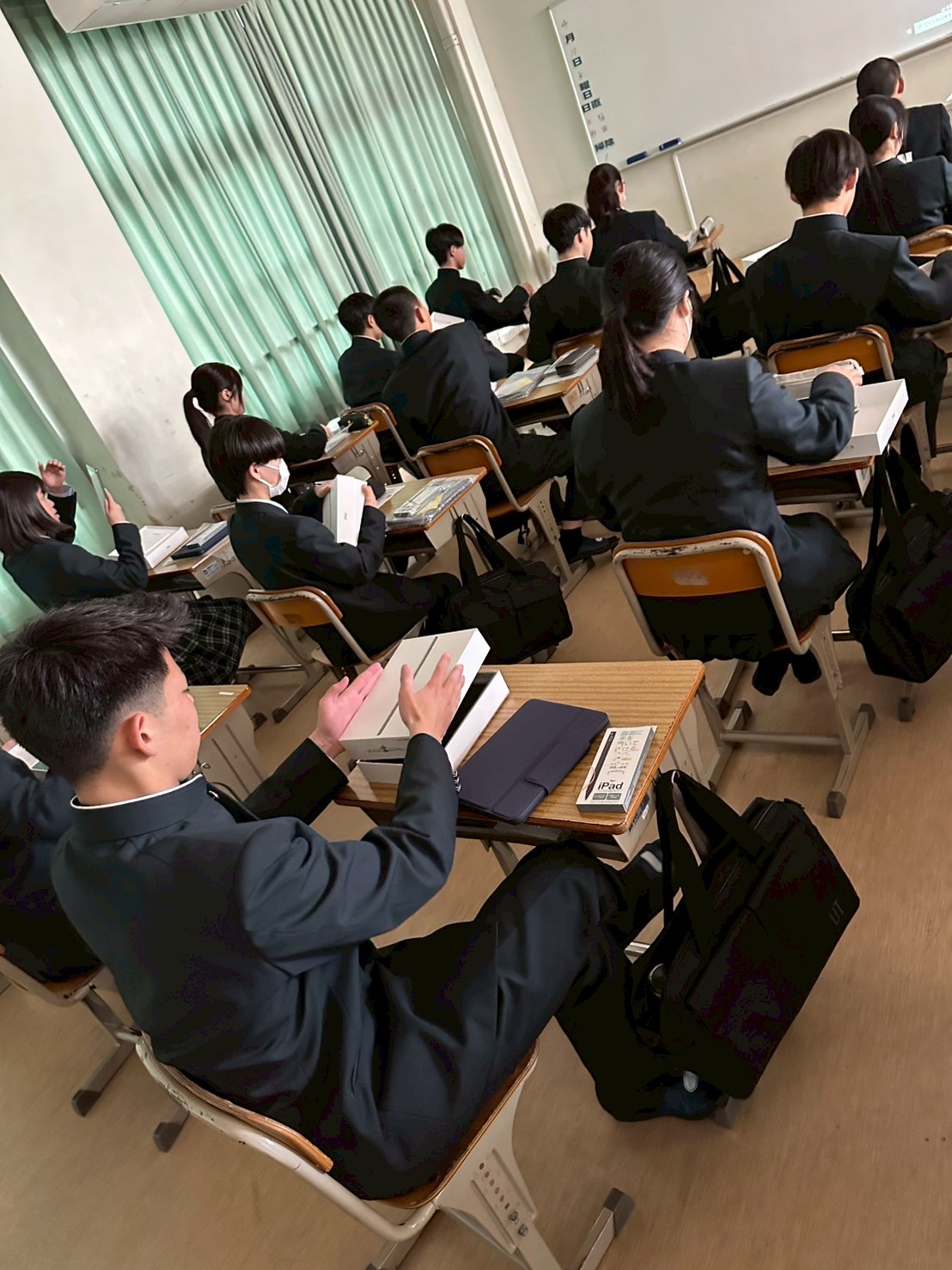 iPad開封式 - 上宮太子高等学校